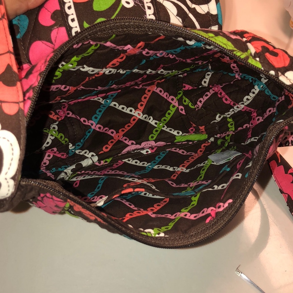 ❤️❤️SOLD❤️❤️2/$20....NWOT Vera Bradley crossbody - Picture 6 of 8